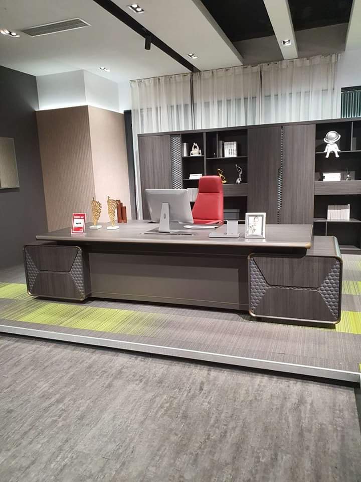Premium Italian & Contemporary Executive Desking - Image 5