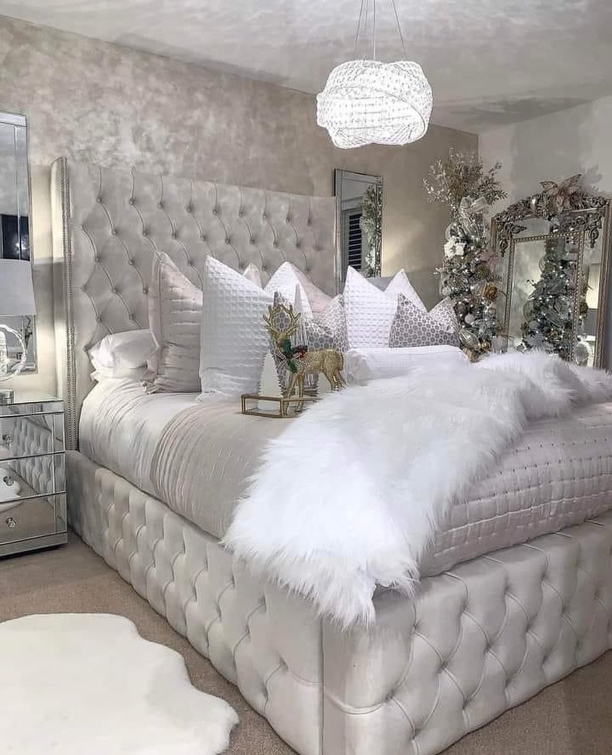 Luxurious King Bed for esthtic Bedroom Look
